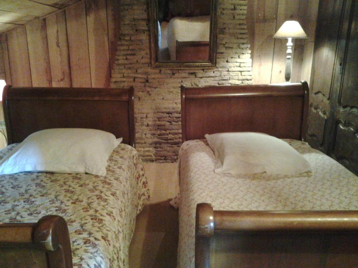 Les Hotes Des Guillemets Laglorieuse Zewnętrze zdjęcie