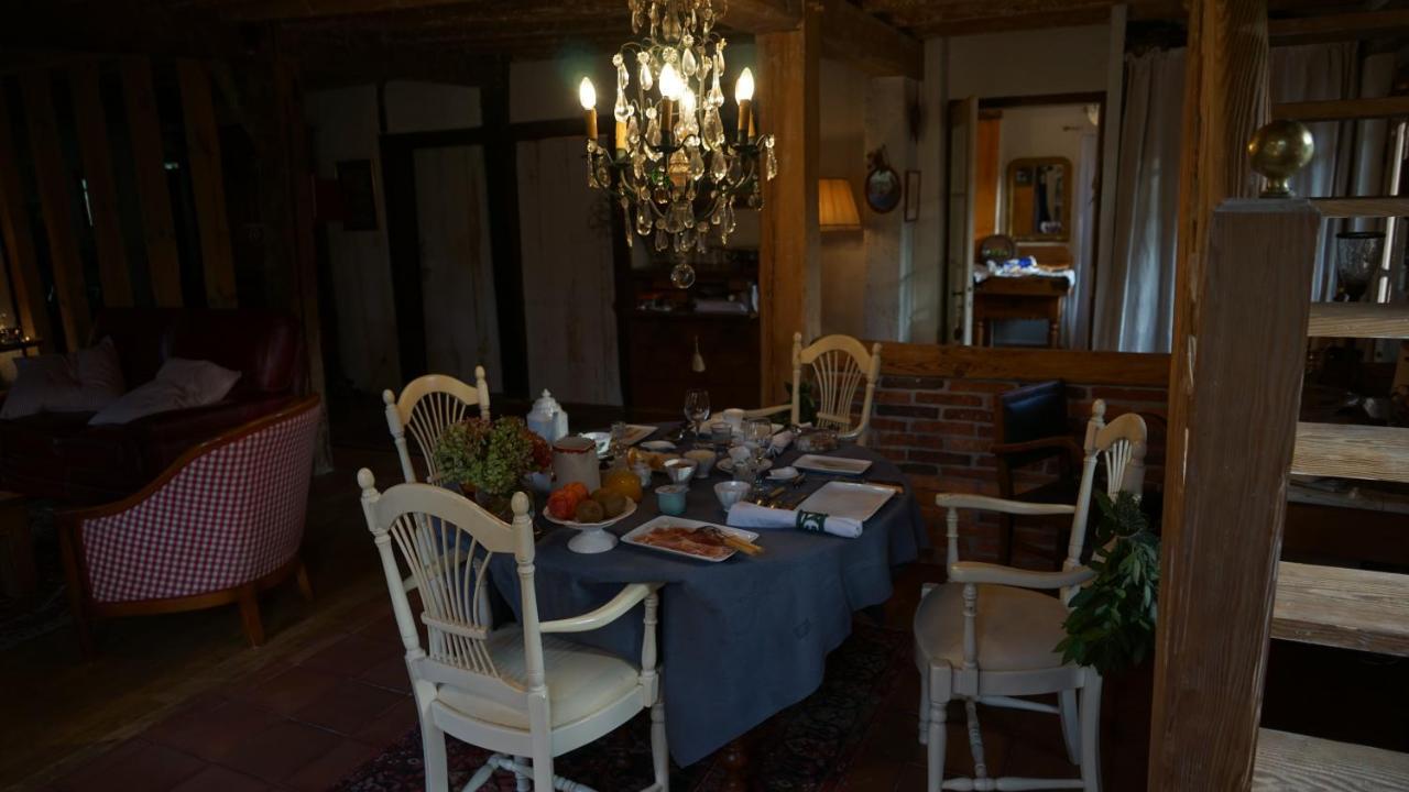 Les Hotes Des Guillemets Laglorieuse Zewnętrze zdjęcie